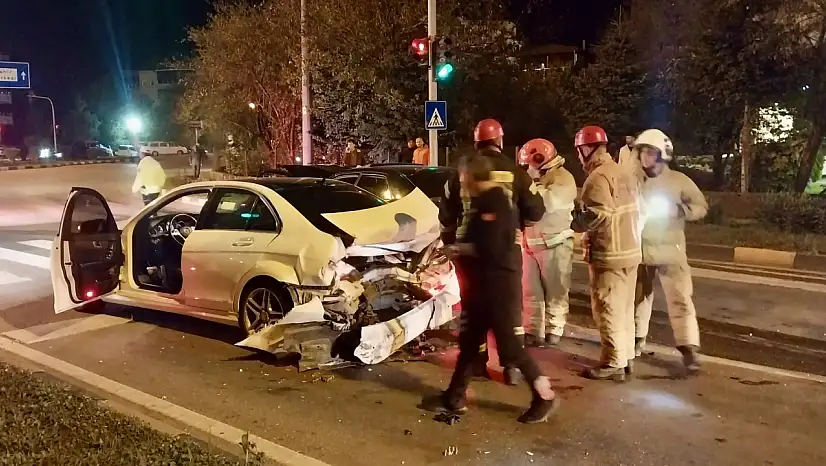 Gölbucağı kavşakta kaza