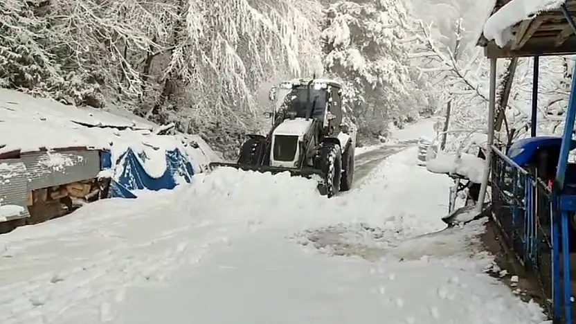5 köy yolu ulaşıma kapandı