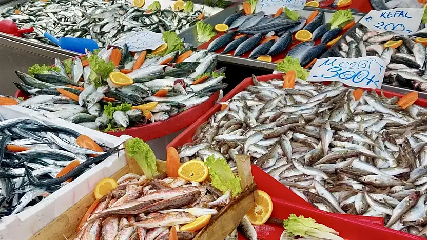 Balık bollaştı, tezgahlar coştu