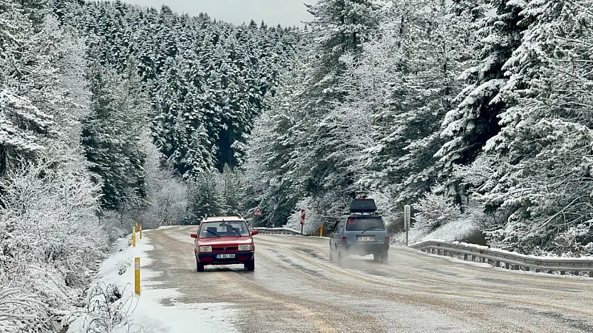 Bartın-Karabük yolu beyaza büründü