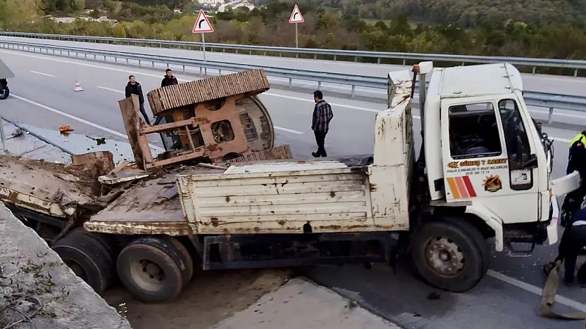 Çakraz yolunda ilginç kaza!