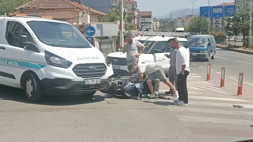 Emniyet önünde kaza