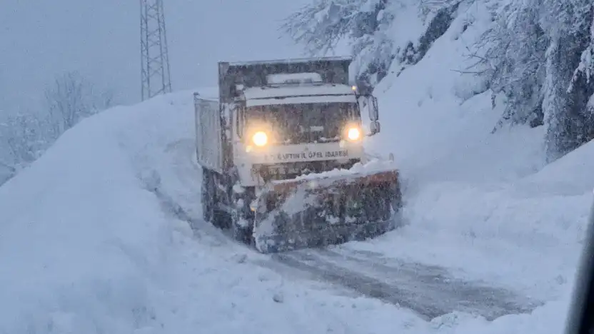 Kar kalınlığı 120 santimetreyi aştı