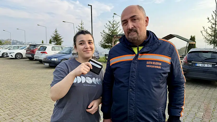 Temizlik personelinden örnek davranış