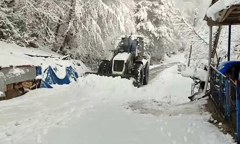 5 köy yolu ulaşıma kapandı