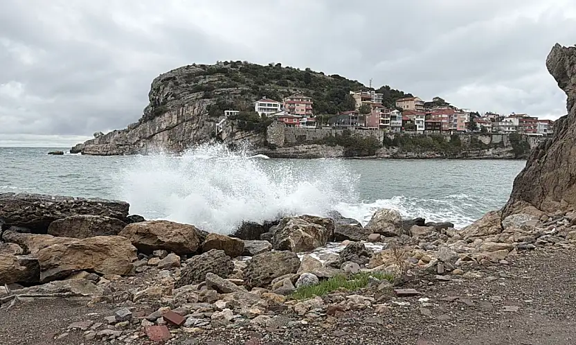 Amasra'da fırtına etkili oldu