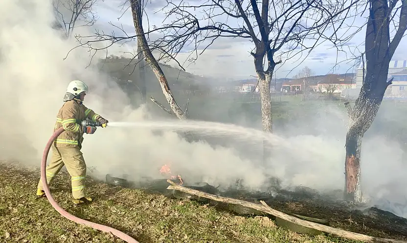 Arazide yakılan ateş lastiklere sıçradı