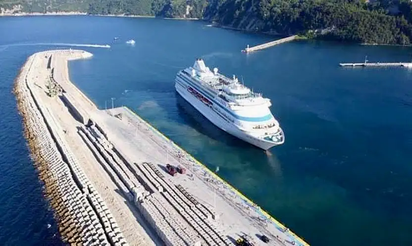 Astoria Grande yine dolup taştı