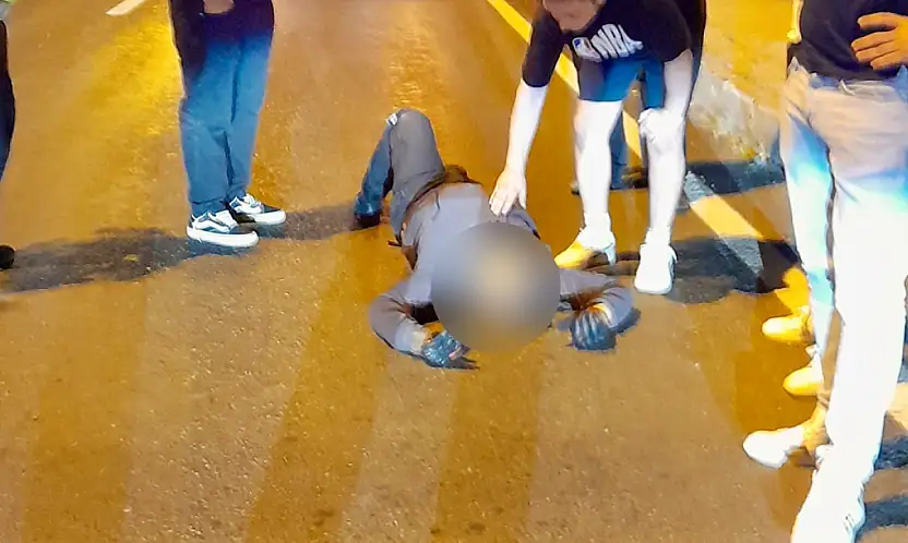 Bir anda yola çıktı, canından oldu