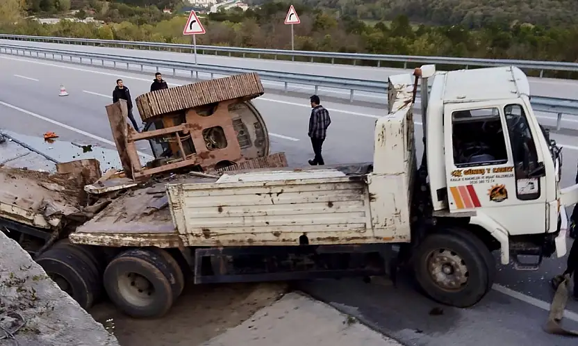 Çakraz yolunda ilginç kaza!