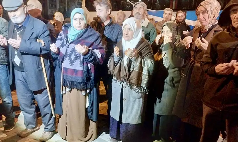 Dualarla uğurlandılar