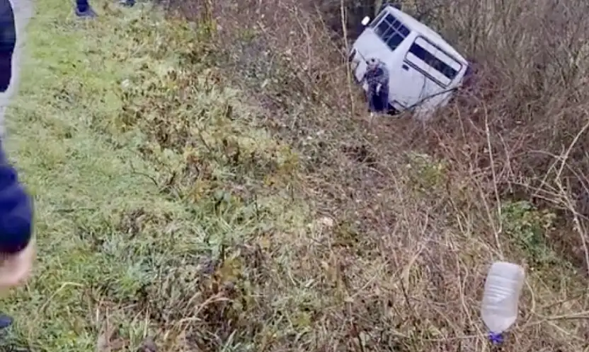 İşçi servisi şarampole uçtu