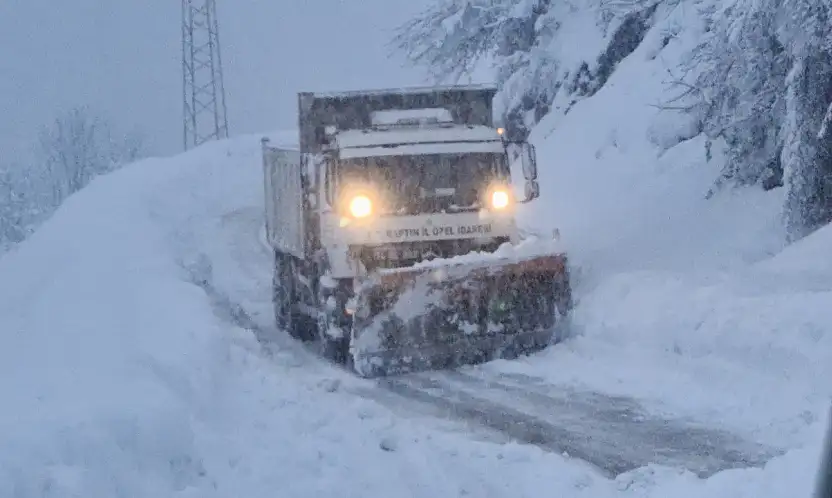 Kar kalınlığı 120 santimetreyi aştı