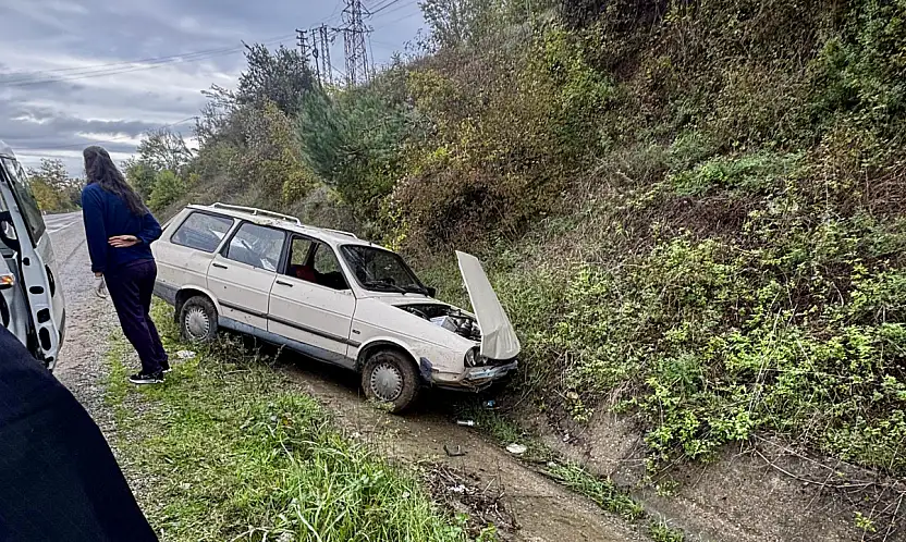Kozcağız yolunda Otomobil takla attı