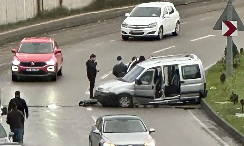 Mıcırlı Yol Kazaya Neden Oldu