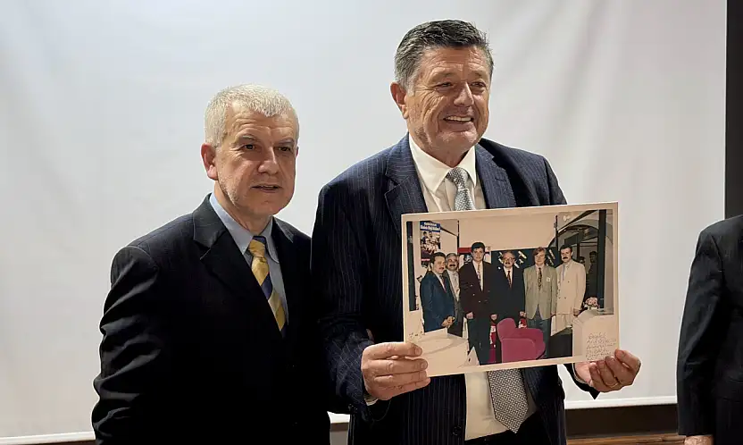 Yazı yazma helaya başın girer belaya