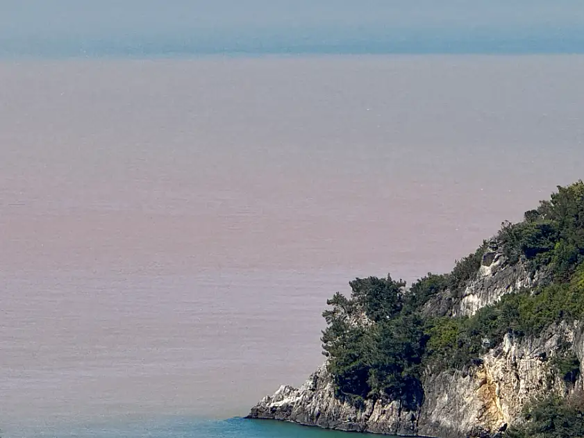Karadeniz kahverengiye büründü