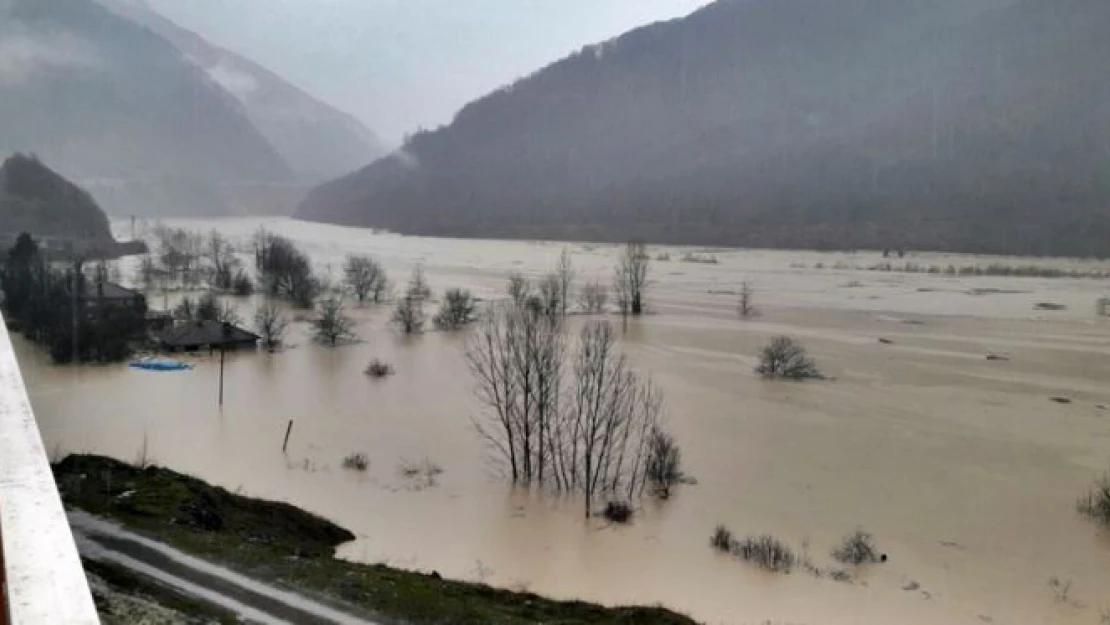 Baraj bölgesinde sular yükseldi