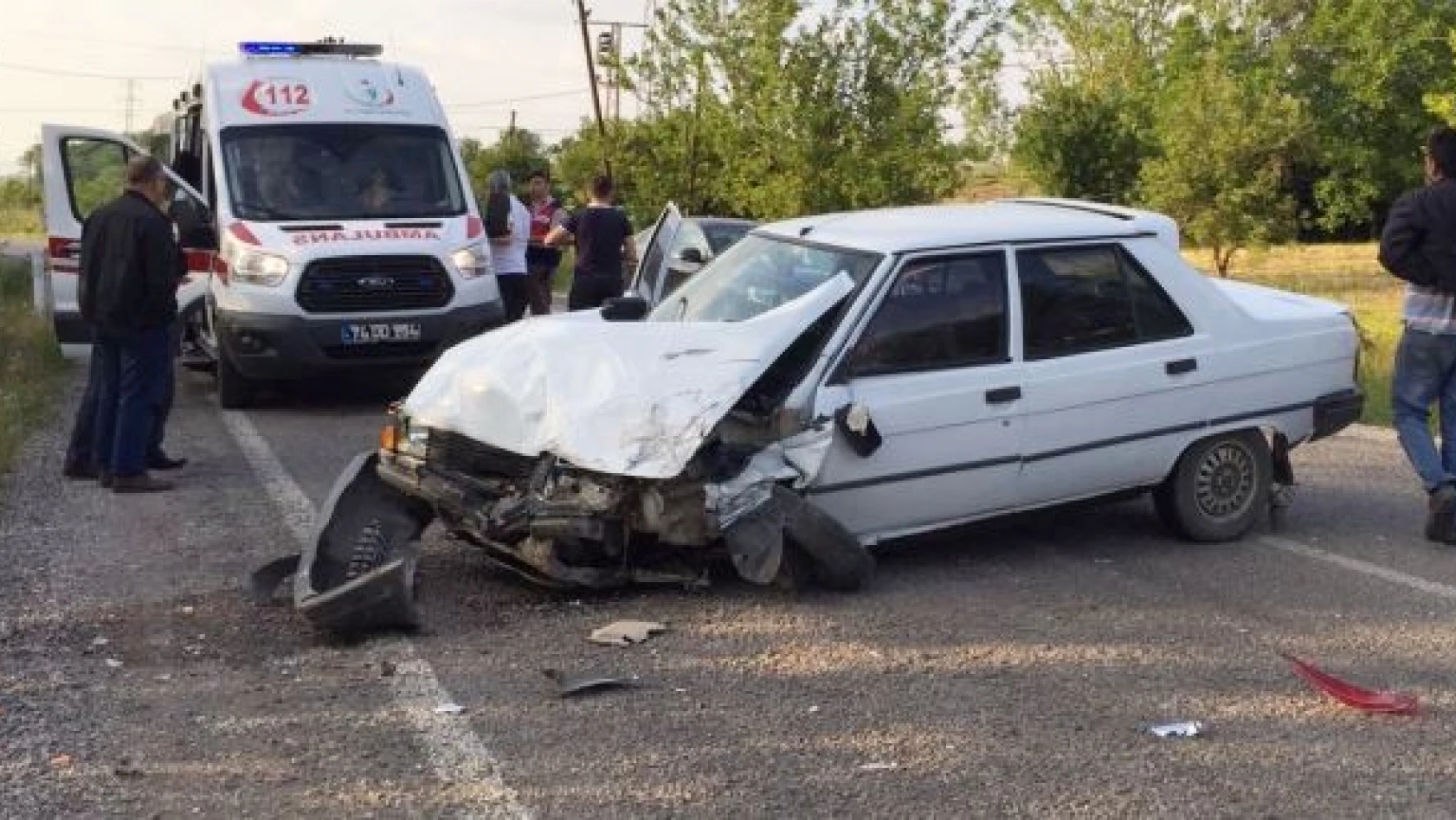 Bartın'da zincirleme kaza, 4 araç çarpıştı