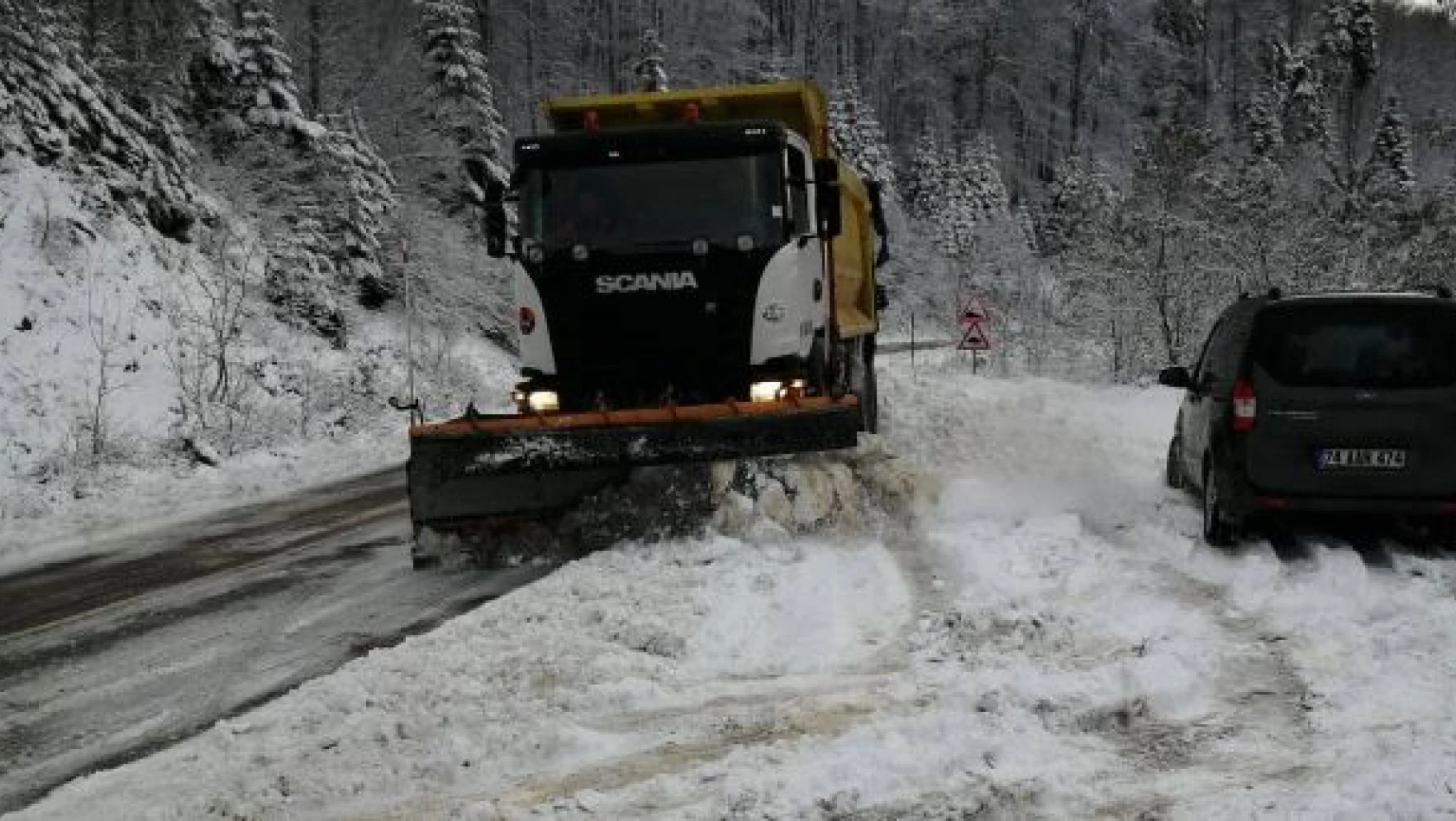 Ulus Pınarbaşı yolunda kar temizleme 