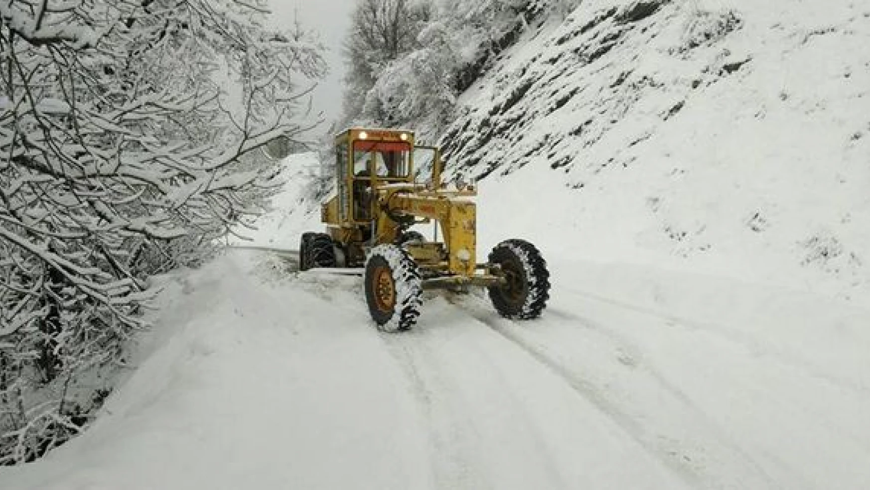 91 köy yolu karda ulaşıma kapandı 