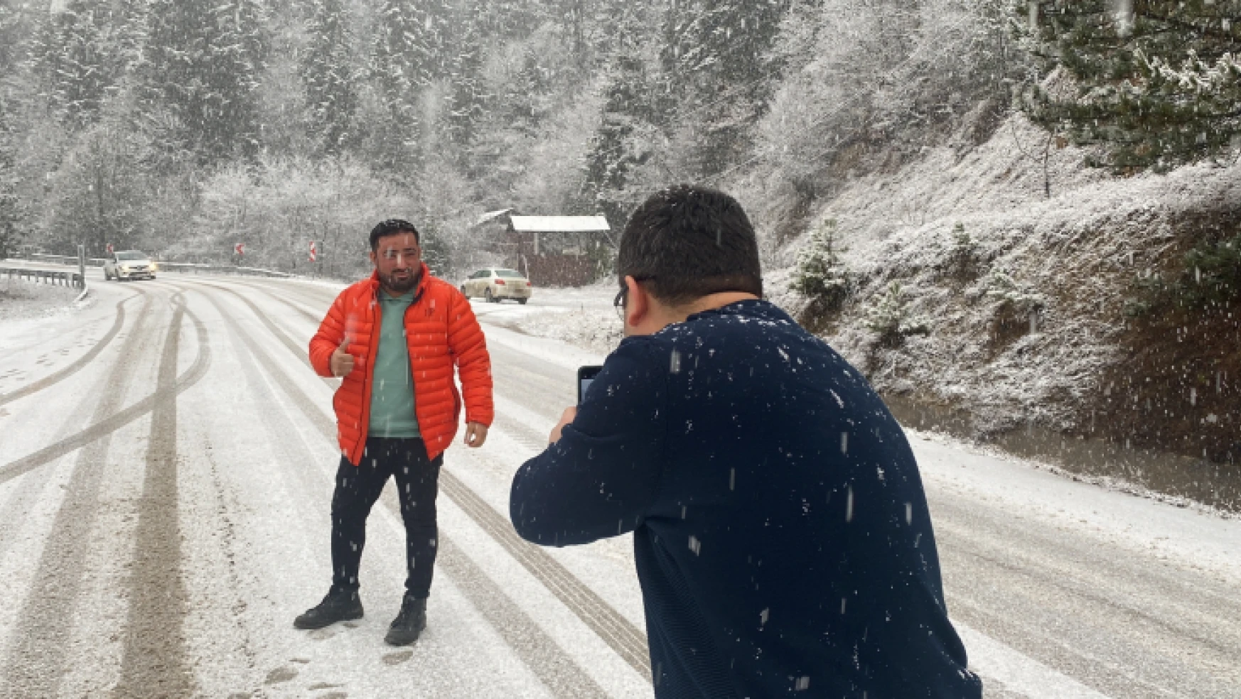 Ahmetusta geçidinde kar yağışı