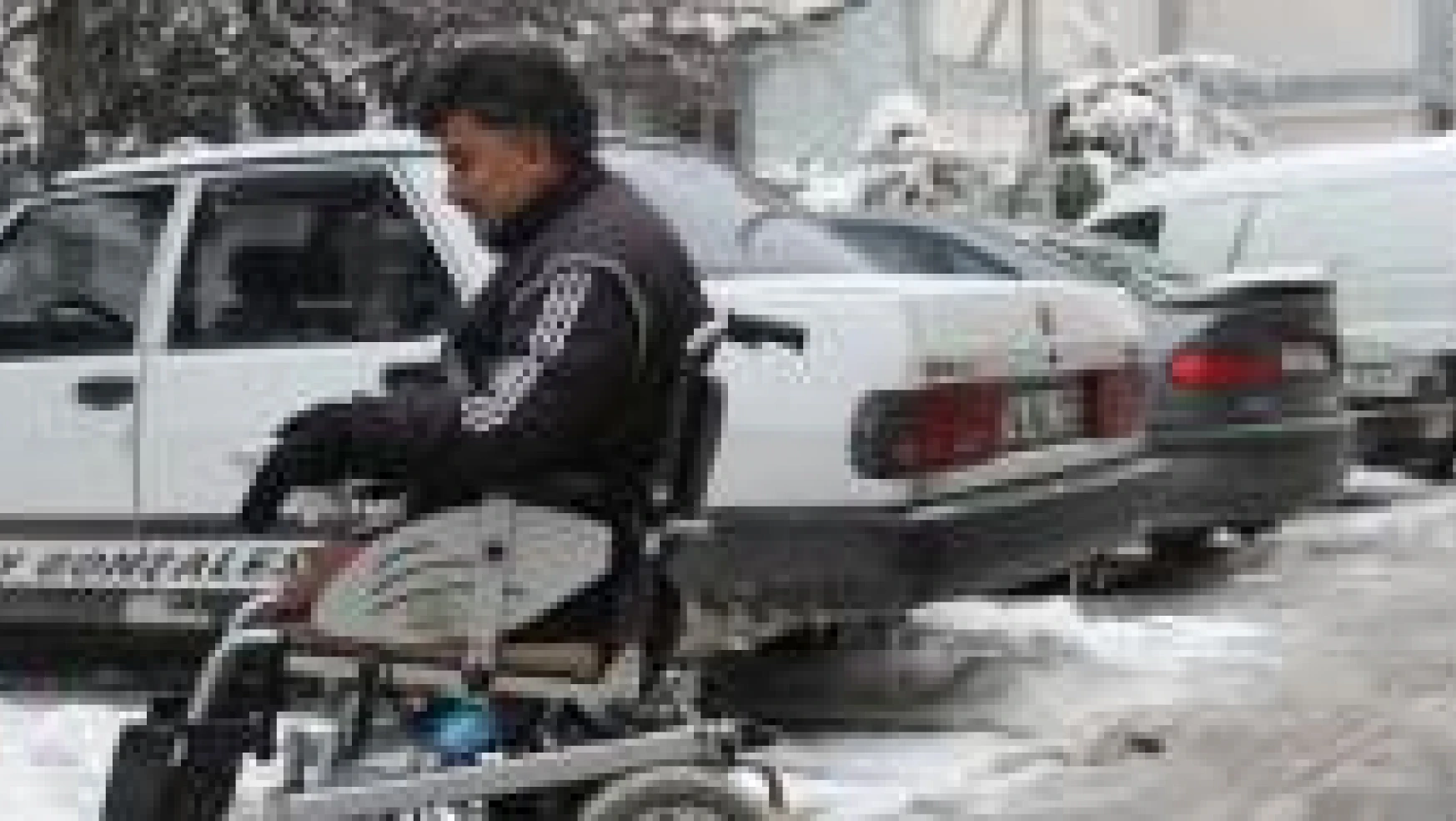 Bartın'da engelli vatandaşa kar engeli