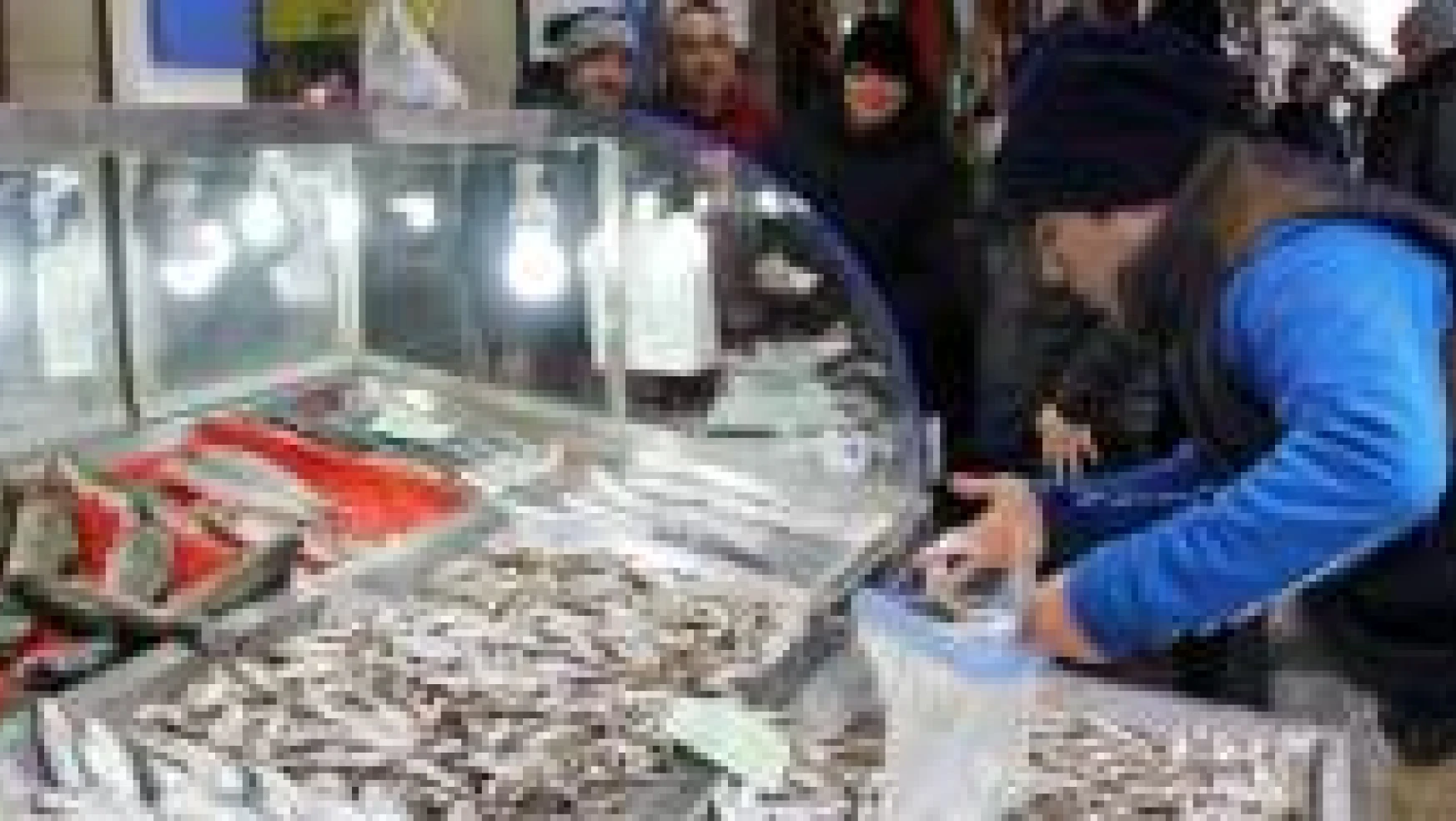 Bartın'da kar yağışı balık fiyatlarını etkiledi