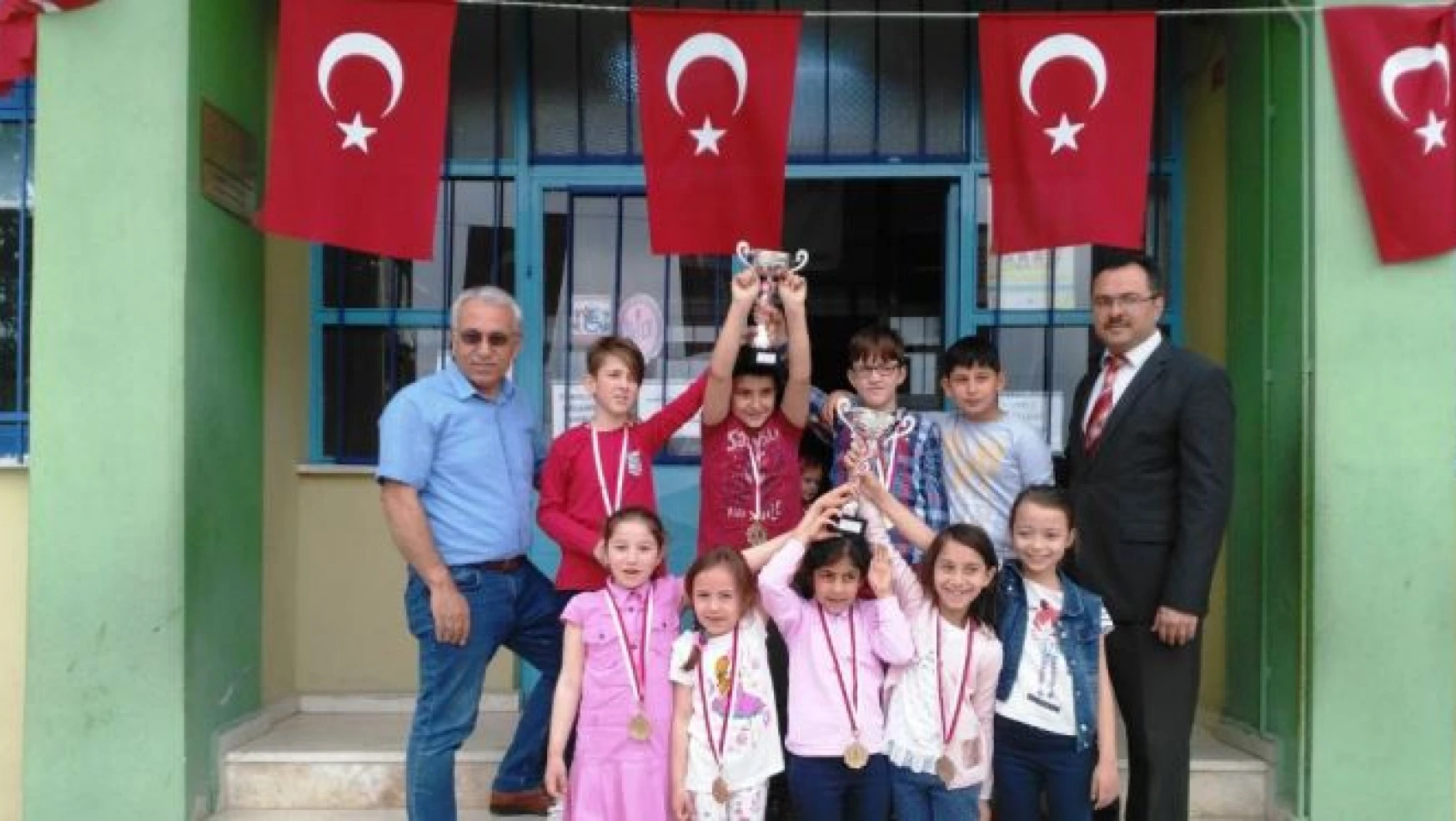 Şiremirçavuş İlkokulu santraçta şampiyon oldu