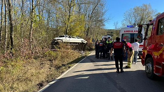 Yolcu minibüsü devrildi, 1 ölü 10 yaralı
