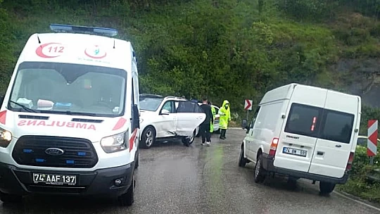 Bir kaza haberi de Kurucaşile yolundan