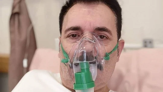 Sevilen sanatçı koronaya yakalandı