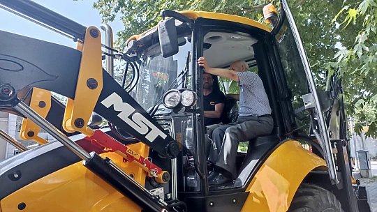 Kozcağız'a yeni iş makinesi