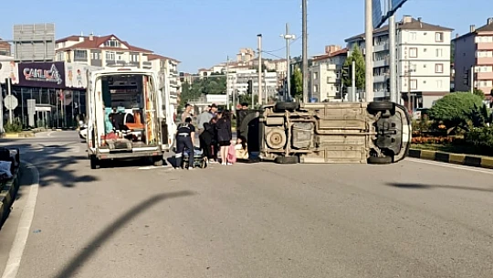 Çatmaca ışıklı kavşakta kaza