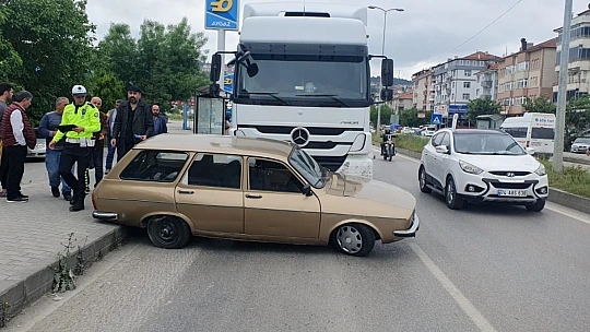 Tırın önünde sürüklendi