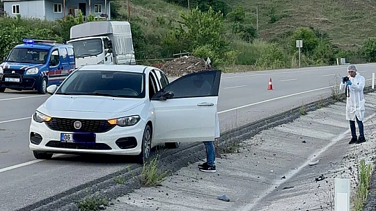 Çocuğa araba çarptı