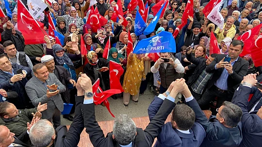 Ak Parti mitinglerinde coşkulu kalabalık