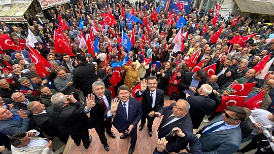 Ak Parti mitinglerinde coşkulu kalabalık