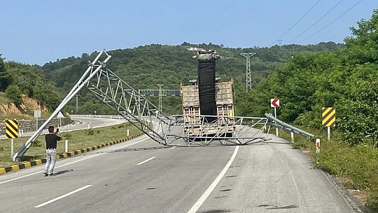 Demir tabelaya çarptı