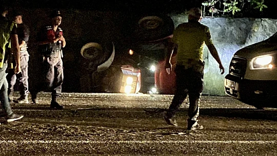 Traktör ile otomobil çarpıştı
