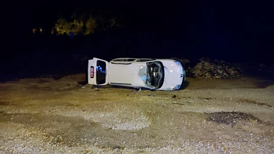 Yoldan çıktı, şarampole yuvarlandı