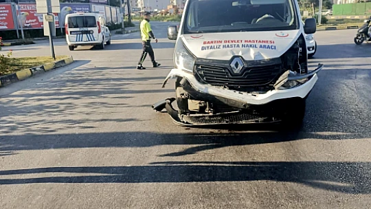 Çatmaca ışıklı kavşakta kaza