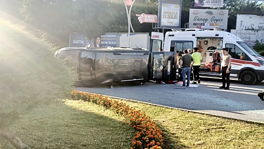 Çatmaca ışıklı kavşakta kaza