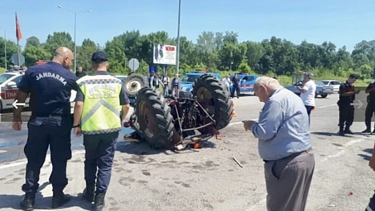 Traktör ile otomobil Çarpıştı