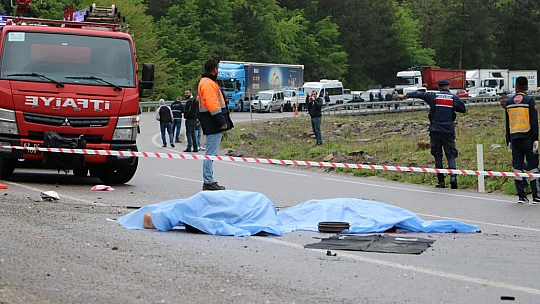 Tünel çıkışında Feci kaza, 3 ölü