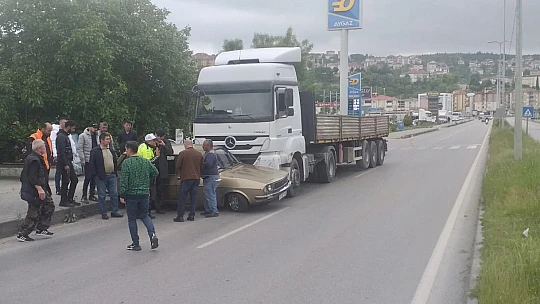 Tırın önünde sürüklendi