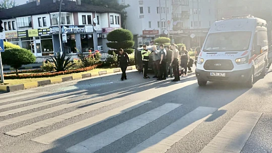 Çatmaca ışıklı kavşakta kaza