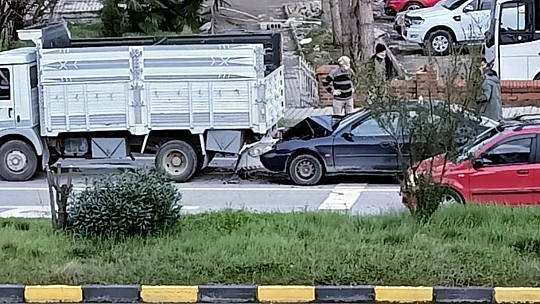 Gölbucağı kavşağında kaza