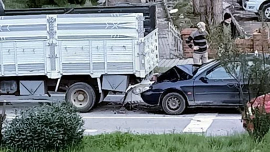 Gölbucağı kavşağında kaza