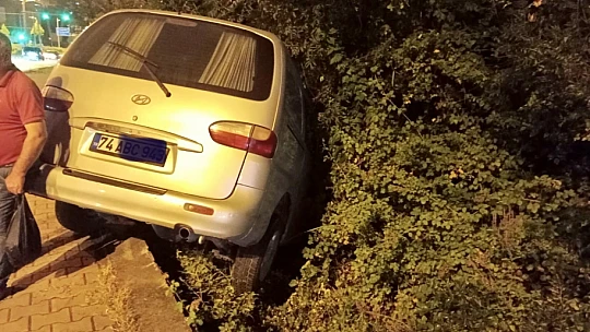 Çatmaca'da kaza, yoldan çıktı
